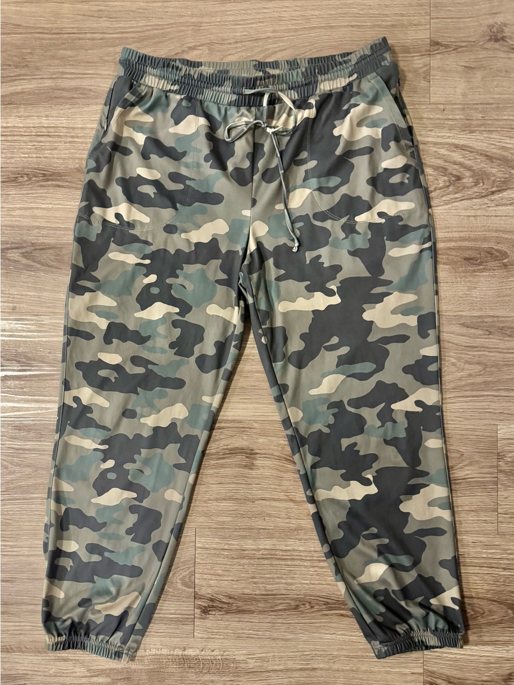 Rachel Zoe Women’s Green Camo Jogger Bottoms - Sz XL